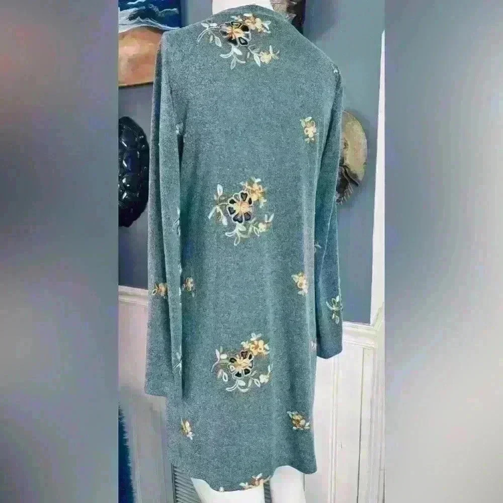 Figueroa & flower embroidered cardigan, Grannycorp, HippieChic, Folksy, Artistic - Picture 3 of 7